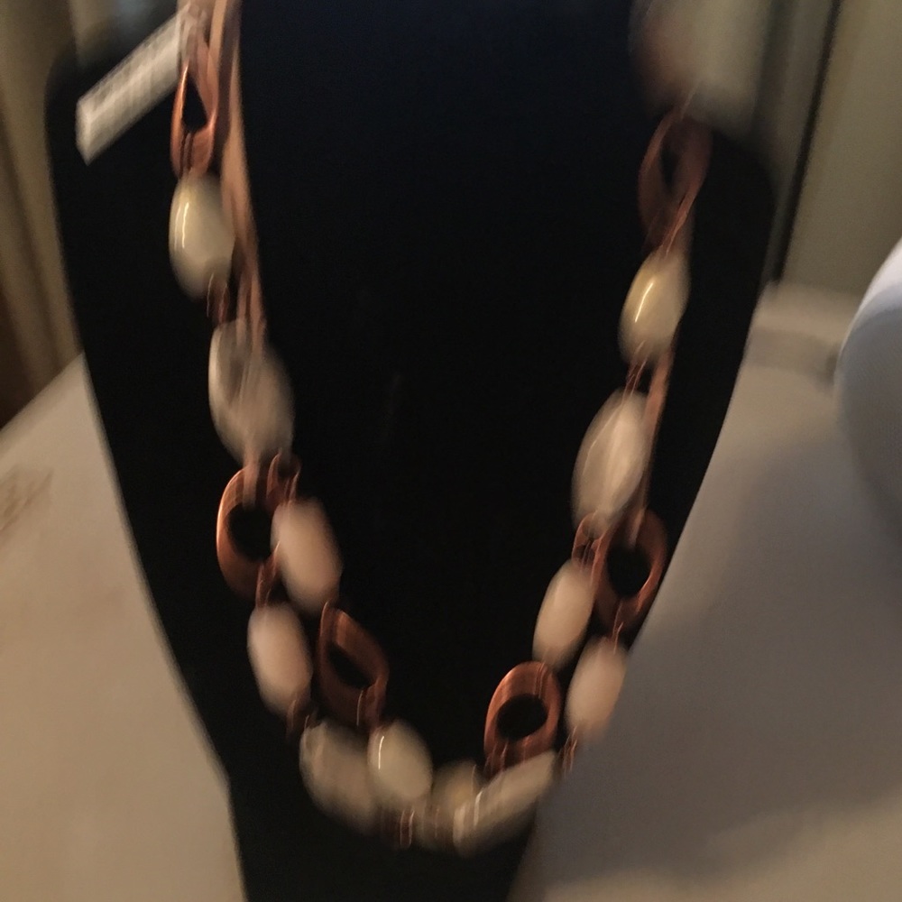 Beaded necklace - Picture 3 of 3